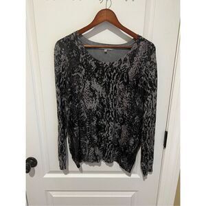 Daniel Rainn Snake skin print black and gray Sweater